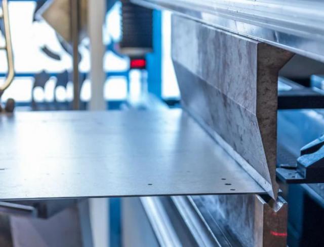 Corte e Dobra de Chapas